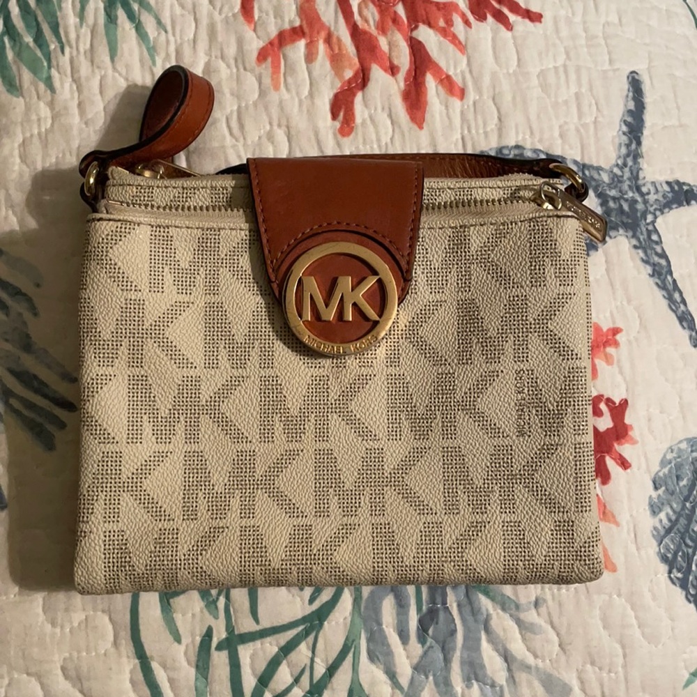 Michael kors satchel
